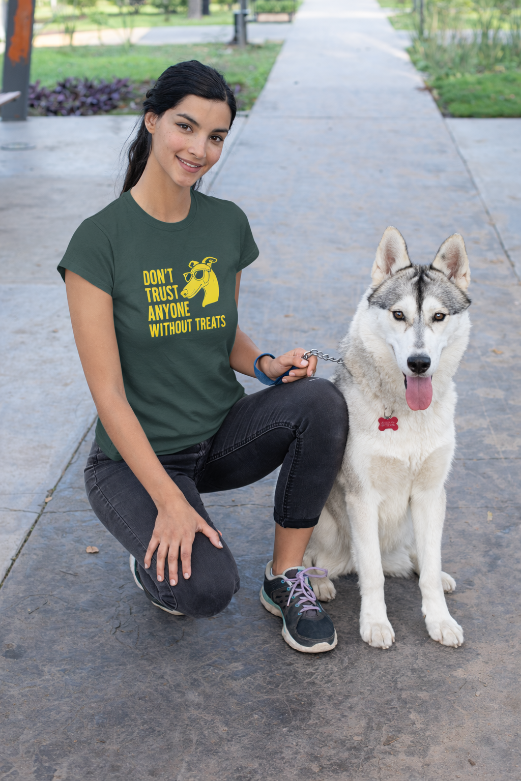 Don’t Trust Anyone Without Traits T-Shirt | Funny Dog Illustration Tee